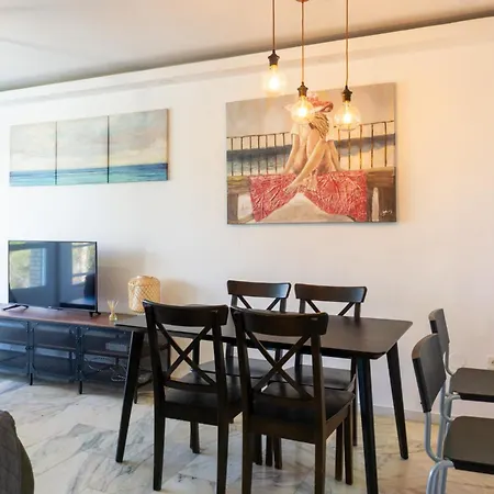 Sea Breeze Getaway Apartment Malaga